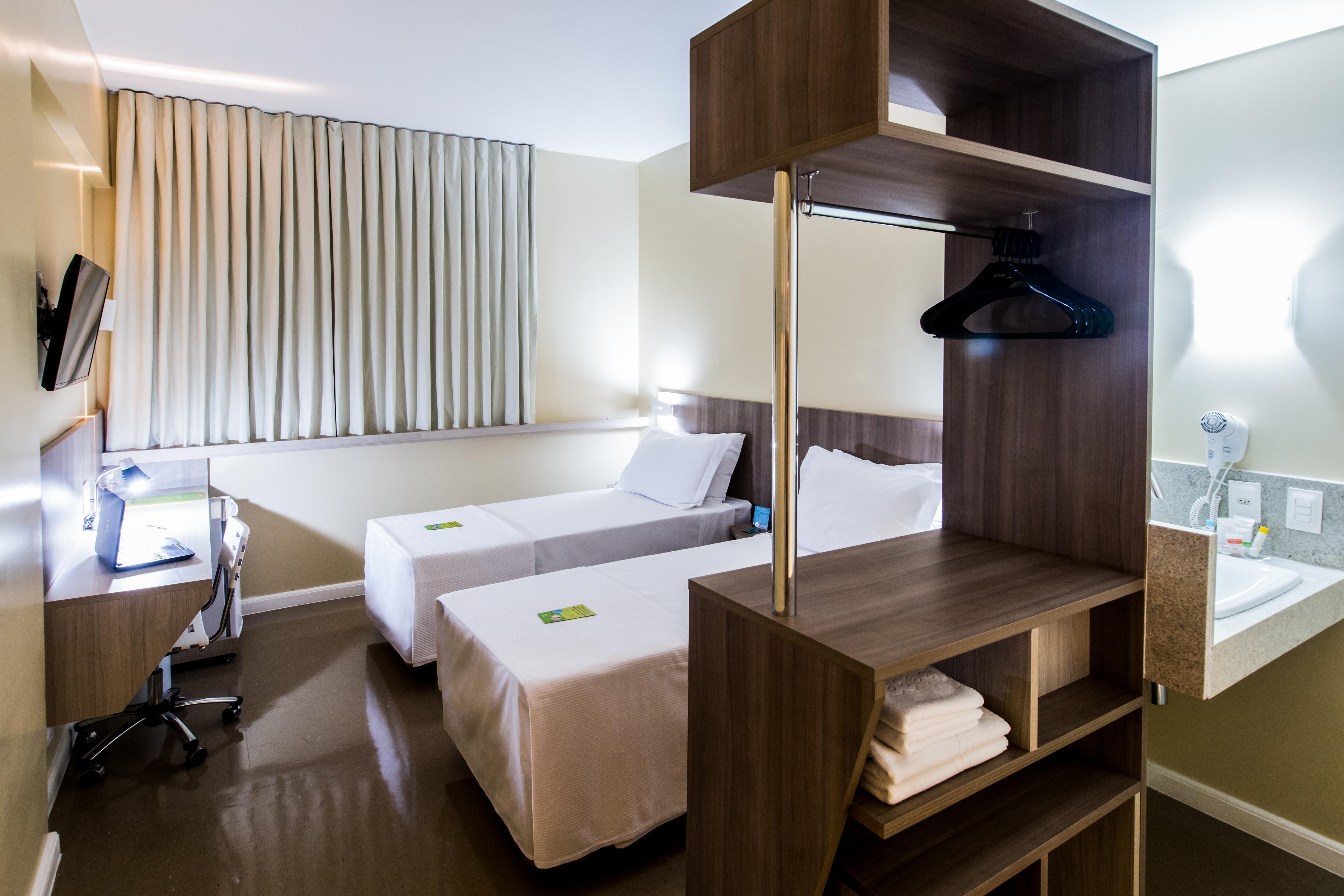 Slim Cuiaba Aeroporto Hotell Exteriör bild