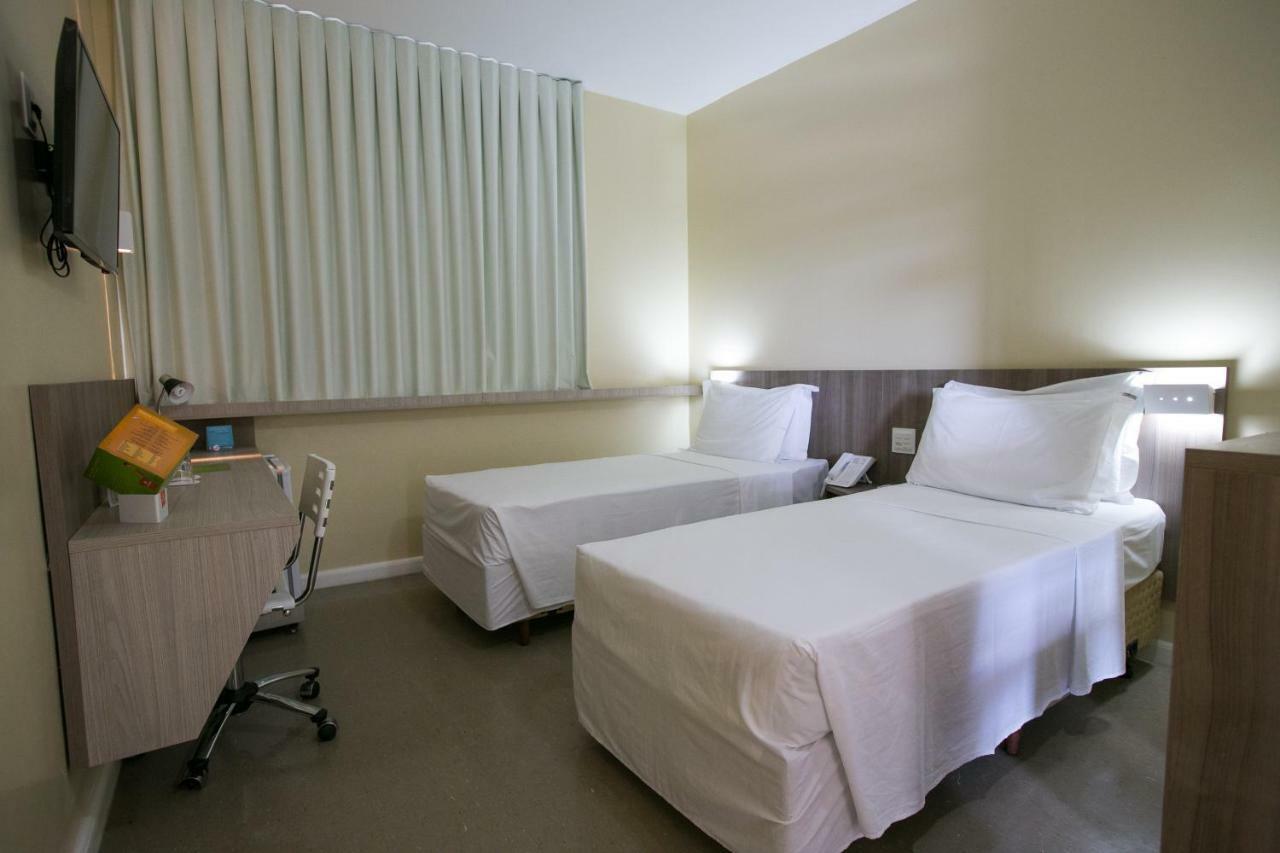 Slim Cuiaba Aeroporto Hotell Exteriör bild